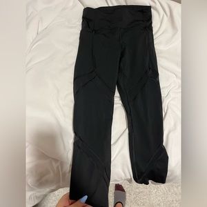 Lulu cropped leggings